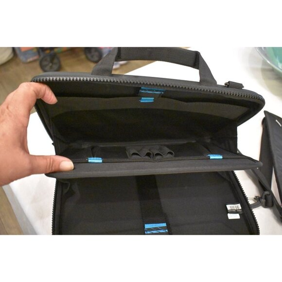 Thulke Gauntlet MacBook Pro Attache Case Black - Picture 6 of 10